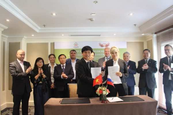 Lễ ký kết thỏa thuận hợp tác Nafoods Group và Voskhod STM