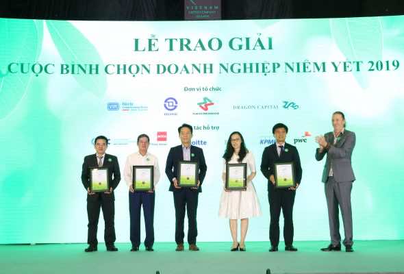Nafoods vinh dự lọt vào Top 5 doanh nghiệp có Báo cáo quản trị công ty tốt nhất năm 2019