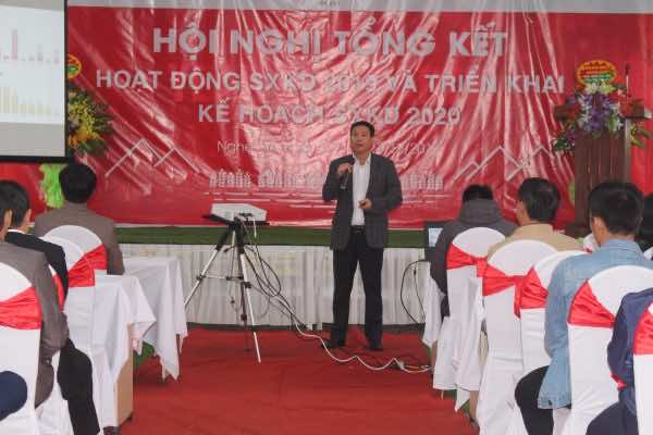 Lần lượt đại diện các khối lên trình bày và phát biểu tại Lễ tổng kết hoạt động 2019 và triển khai kế hoạch 2020
