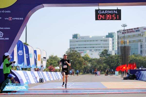 Khoảnh khắc đẹp của Phó Tổng giám đốc Kinh doanh Nafoods Group tại Vnexpress Marathon Quy Nhơn 2020