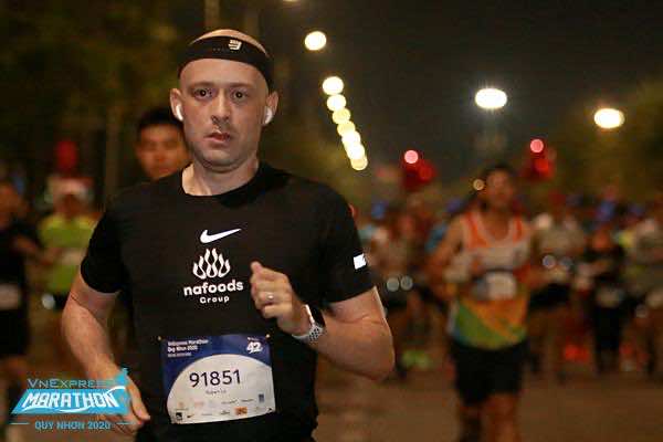 Khoảnh khắc đẹp của Phó Tổng giám đốc Kinh doanh Nafoods Group tại Vnexpress Marathon Quy Nhơn 2020