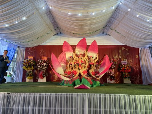 Tiết mục văn nghệ dự thi của đội tuyển Nafoods - Văn phòng Vinh