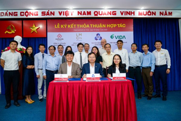 Đại diện  Nafoods Group, Đại học Bách Khoa Hồ Chí Minh, LMC Holdings;