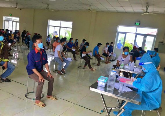 100% Cán bộ, công nhân lao động tại Nhà máy Nasoco đã được tiêm phòng Vắc – xin ngừa Covid -19 mũi 1;