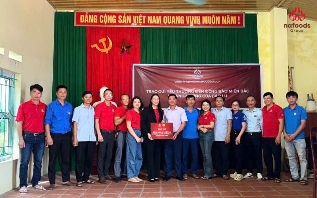 Nafoods Group trực tiếp trao quà ủng hộ đồng bào miền Bắc bị thiệt hại sau bão Yagi tại Bắc Giang;