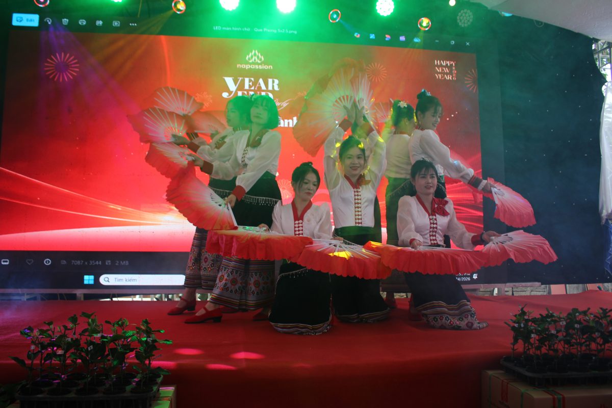 văn nghệ chào mừng lễ tổng kết
