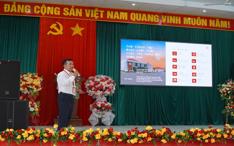 Ông Ngụy Đức Minh - Đại diện Nafoods Group chia sẻ tham luận tại hội thảo;