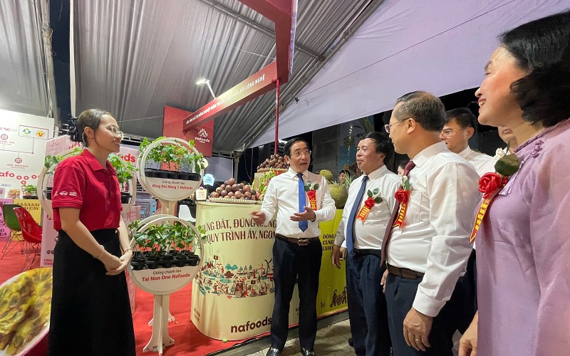 Gian hàng Nafoods thu hút nhiều đại biểu và khách tham quan tìm hiểu các thông tin về hệ sinh thái hệ sinh thái nông nghiệp – thực phẩm tuần hoàn, bền vững Nafoods đang xây dựng. 