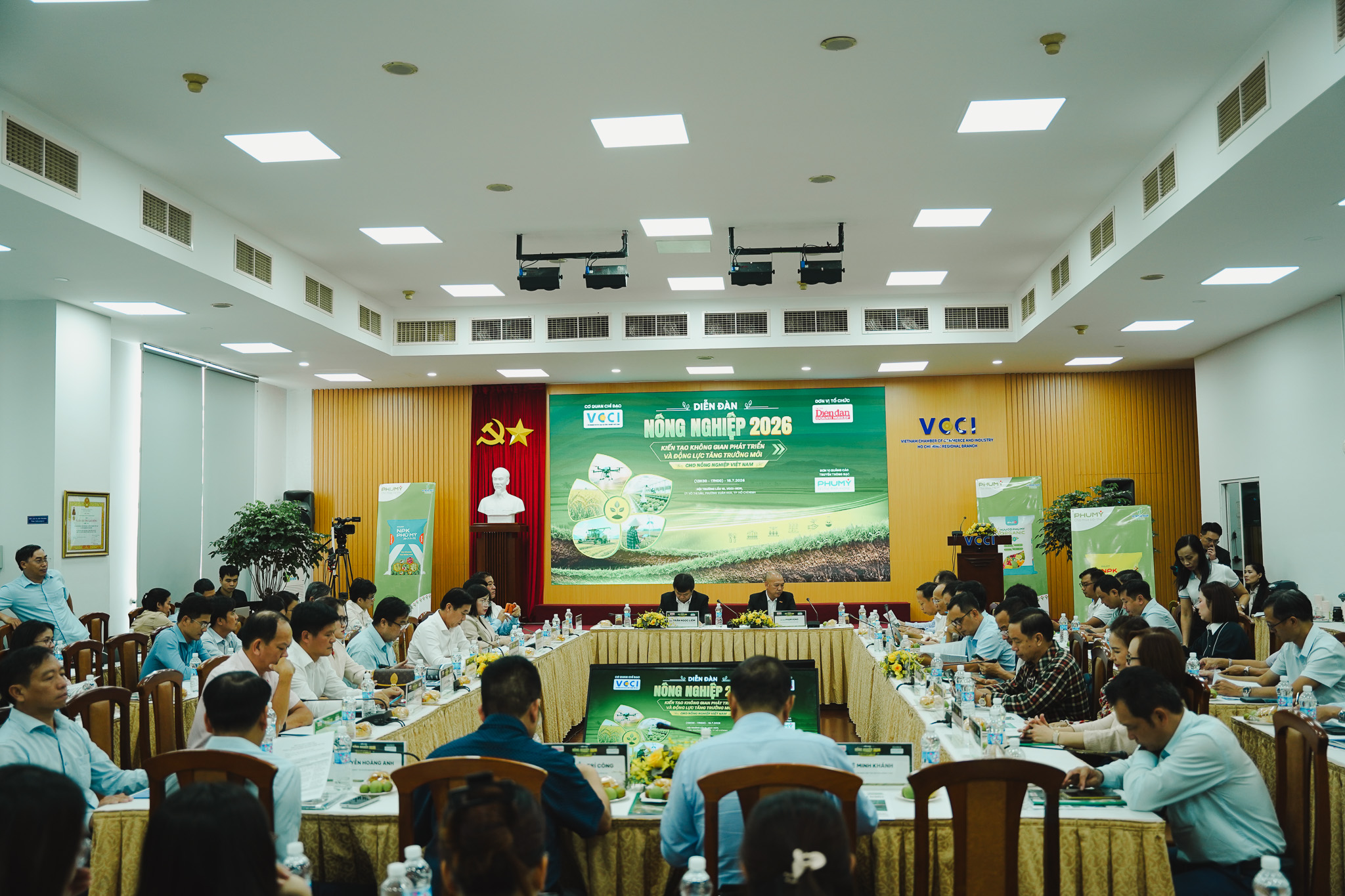 Toàn cảnh Diễn đàn Nông nghiệp 2026: “Kiến tạo không gian phát triển và động lực tăng trưởng mới cho nông nghiệp Việt Nam" diễn ra chiều nay (16/7).